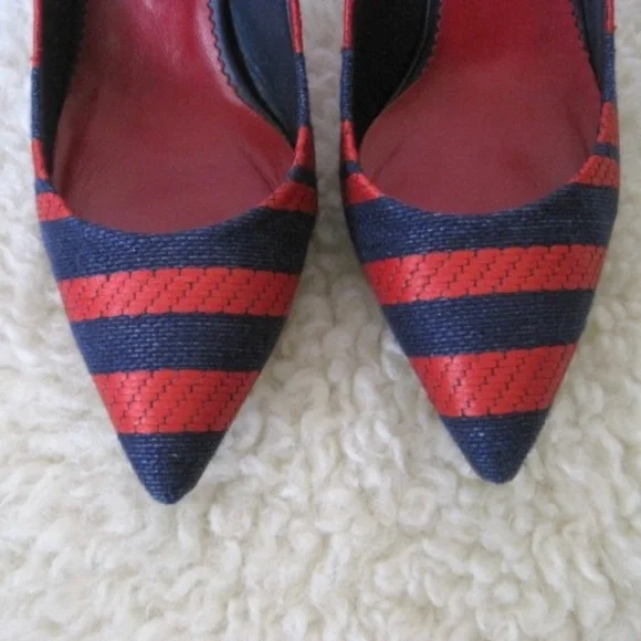 Authentic Carolina Herrera Insignia Sling Back Pumps - Picture 4 of 10